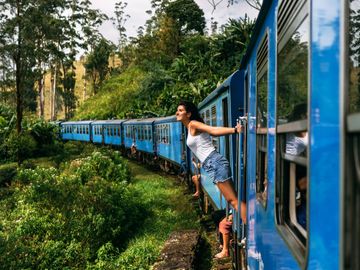 ixigo-buys-confirmtkt