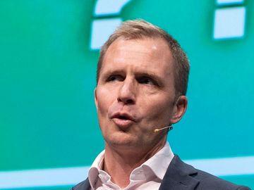 In The Big Chair LIVE - Henrik Kjellberg of Awaze