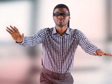 Do online travel agencies suffer from brand blindness?